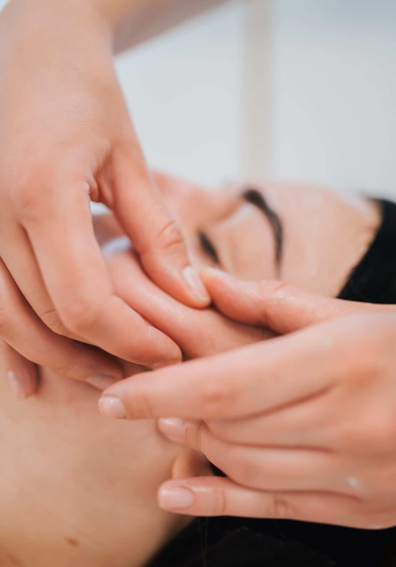 Japoński masaż kobido — zabieg w gabinecie kosmetologicznym LC Skin Clinic, Kraków